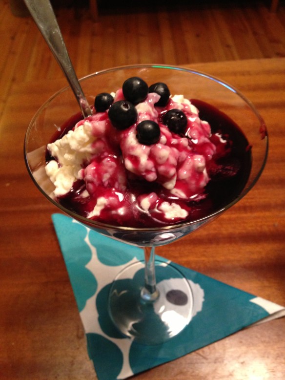 Ny type saft = ny saus. Denne gangen ble det blåbæresaus.