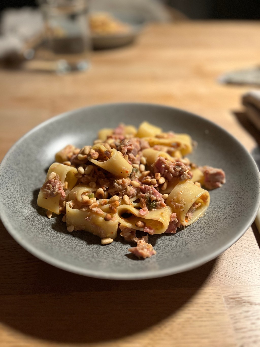 Pasta med fersk tunfisk, kapers og&nbsp;sitron