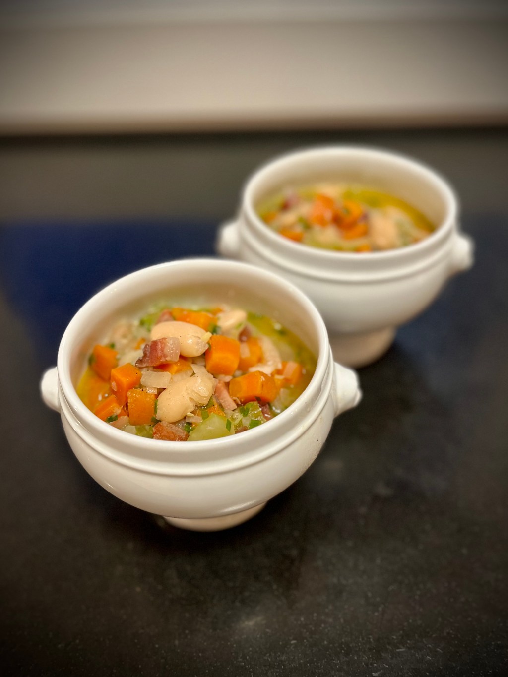 Fantastisk bønnegryte med pancetta og&nbsp;rester